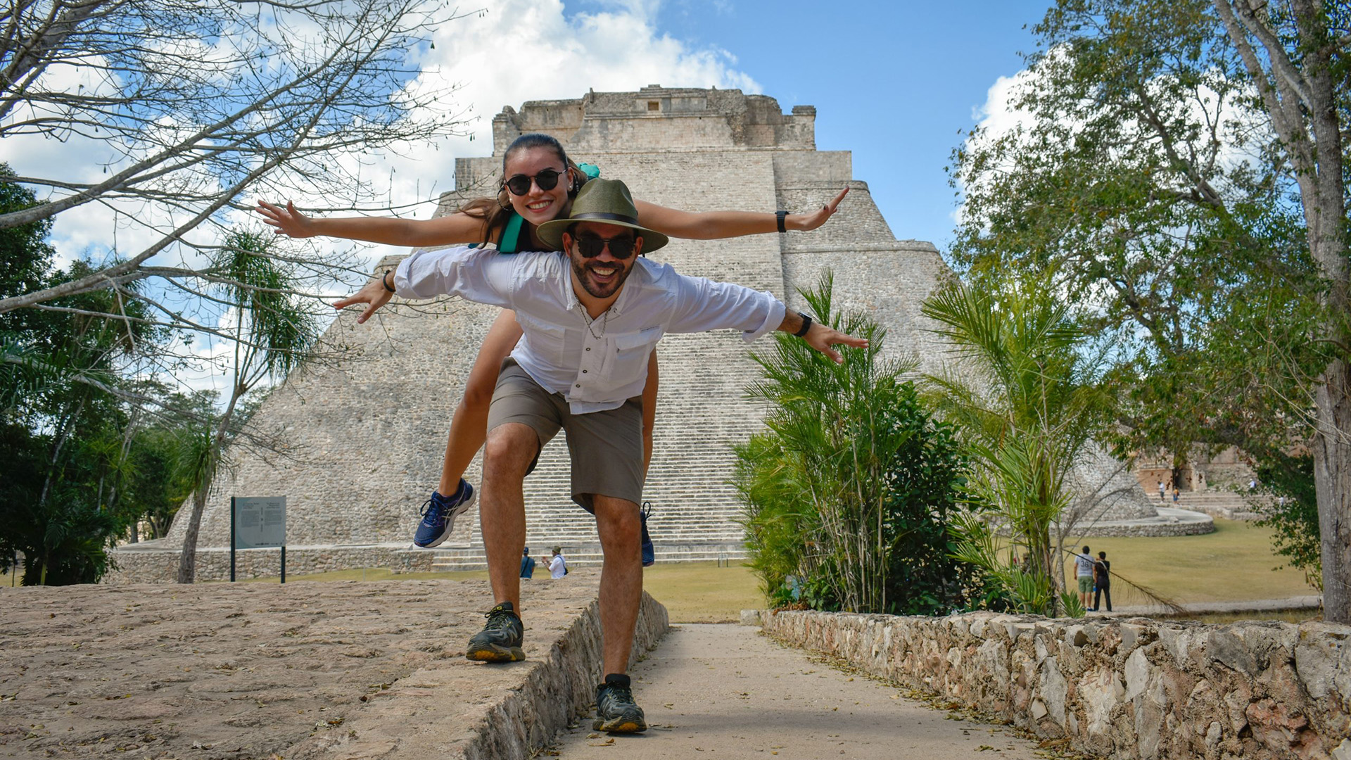 Should I Book a Package Holiday or Book Independently?